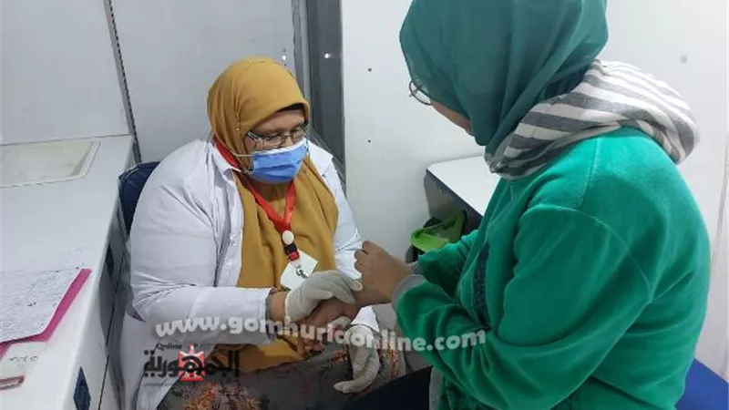 علاج ١١٣٧ مواطنا بالمجان في قافلة طبية بدمياط