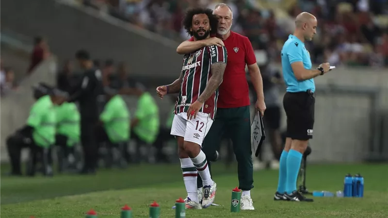 كلمات صنعت أزمة وتسببت في رحيله.. ماذا قال مارسيلو لمدربه؟..فيديو