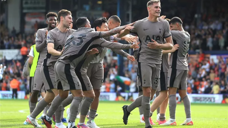 الدوري الإنجليزي.. التشكيل المتوقع لفولهام أمام برينتفورد