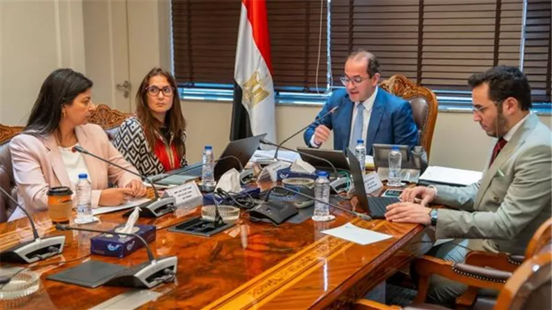 المالية: معدل دين أجهزة الموازنة للناتج المحلى تراجع إلى 89.6%