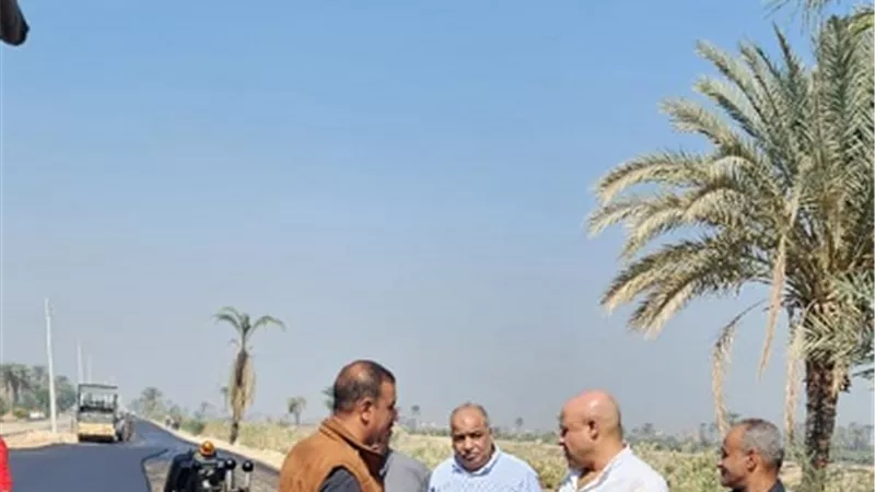 محافظ أسيوط يعلن رصف طريق ترعة نجع حمادي صدفا-أبوتيج الزراعي