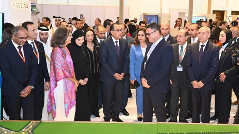 رئيس الوزراء يفتتح المعرض المصاحب للمنتدى الحضرى العالمى