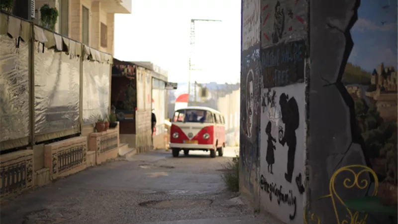 14 عملا تتنافس فى 