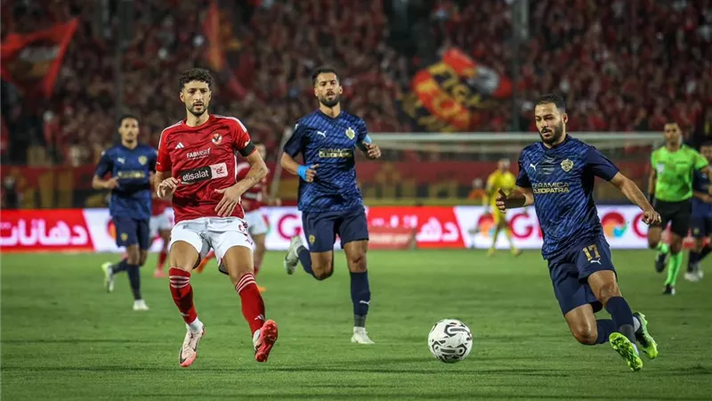 ضربة البداية.. إنطلاق مباراة الأهلى وسيراميكا فى دورى نايل