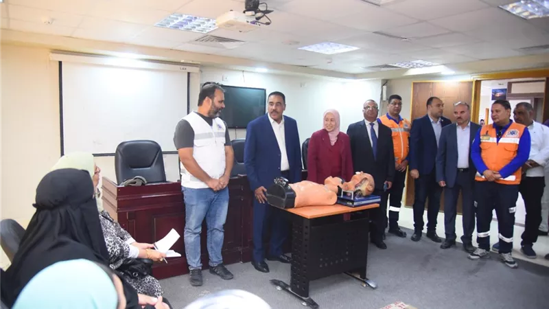 محافظ مطروح يتابع ورش تدريب خريجات الجامعة مكلفات الخدمة العامة