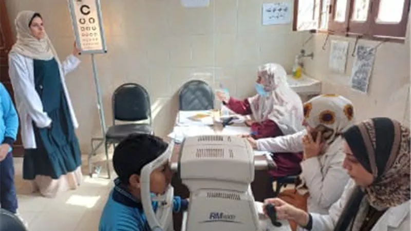 جامعة بنها تنظم قافلة طبية لامراض العيون بقرية المنشأة الكبرى