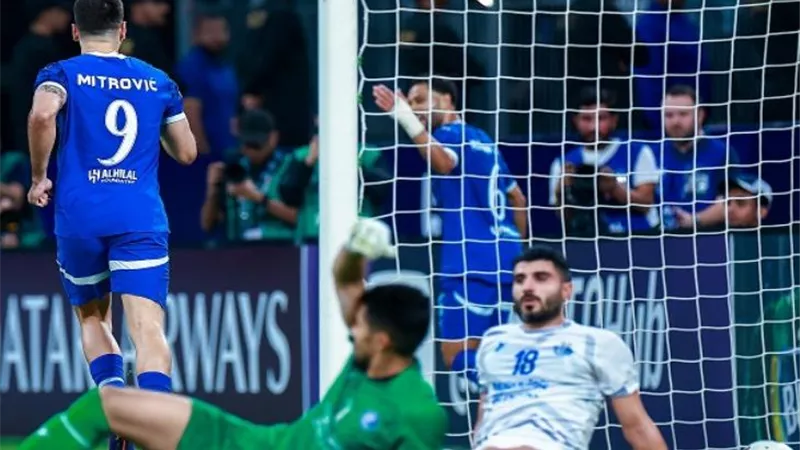شاهد .. ثلاثية الهلال السعودى فى شباك الاستقلال الايرانى