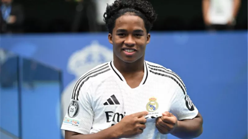 رونالدو يطالب رئيس نادي بلد الوليد بضم مهاجم ريال مدريد