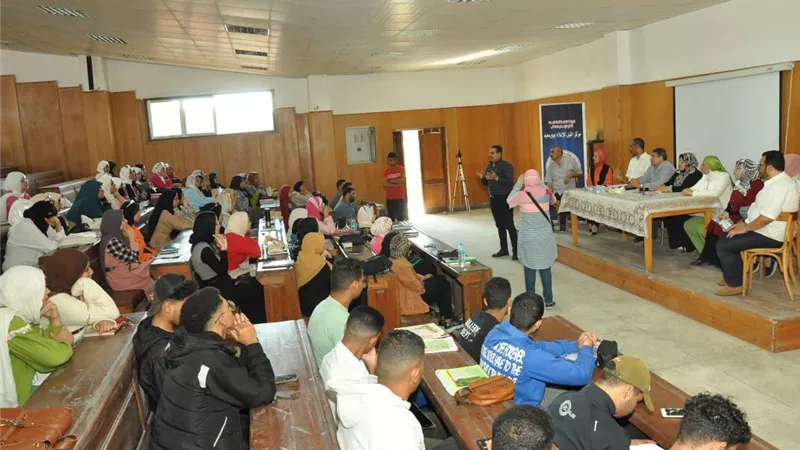 ندوة عن دور الشباب فى تحسين البيئة لمواجهة 