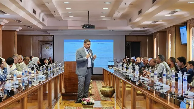 محافظ أسيوط: متابعة تنفيذ خطة تنمية التكتلات الإقتصادية