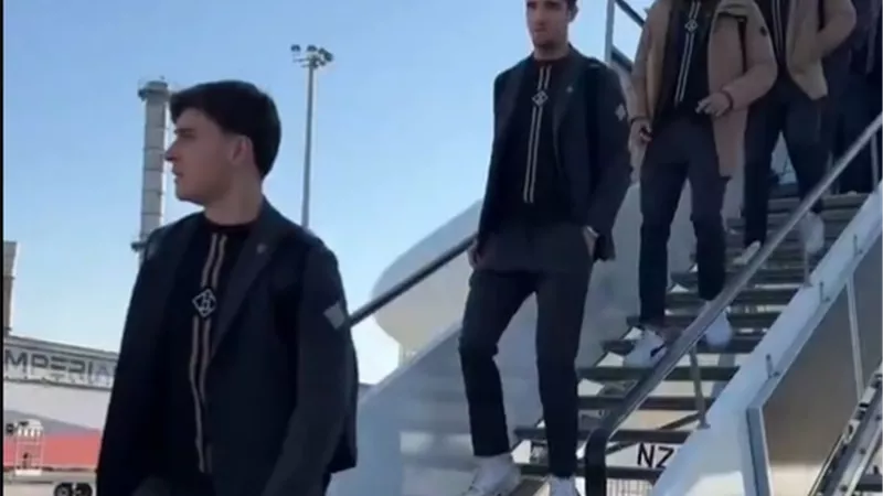 برشلونة يصل بلجراد قبل مواجهة النجم الأحمر بدوري الأبطال.. فيديو
