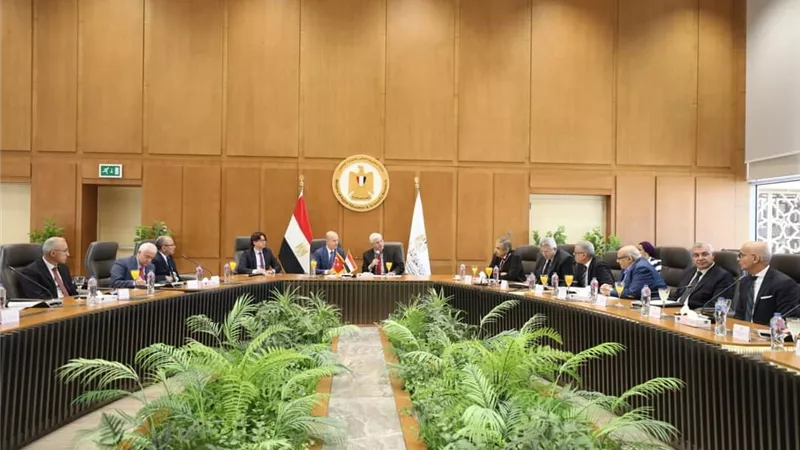 الدرندلى يشهد فعاليات لقاء عاشور ورئيس مجلس التعليم العالي التركي