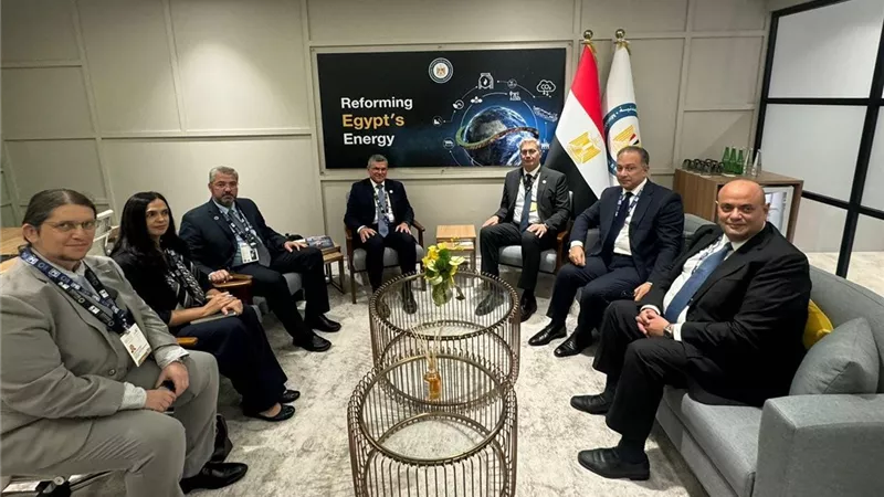 وزير البترول يبحث مع نظيره القبرصي تعزيز التعاون بين البلدين