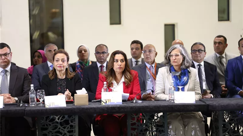 وزيرة التنمية المحلية تستعرض مبادرة حياة كريمة بحضور رئيس مجلس الوزراء