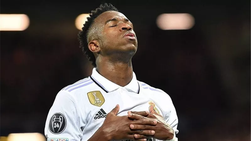 ريال مدريد ضد ميلان: فينيسيوس يدرك هدف التعادل من علامة الجزاء