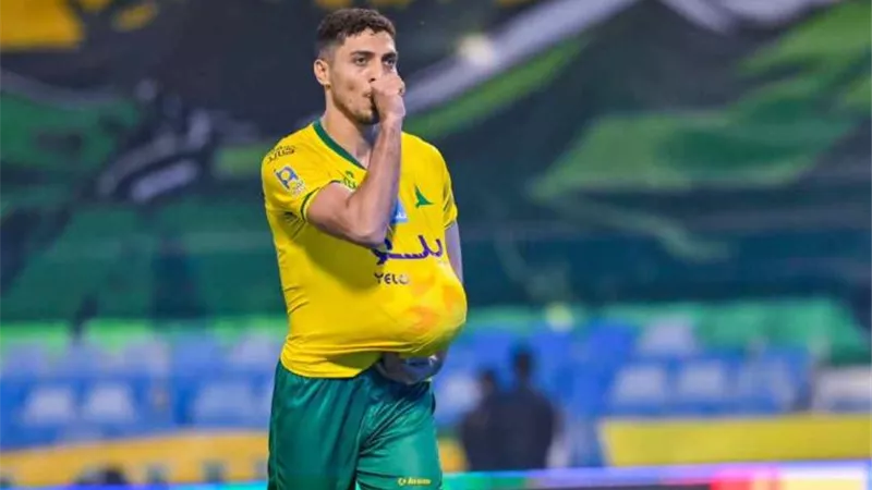 بنفس سيناريو رمضان صبحي.. بيراميدز يغري محمد شريف لضمه فى يناير