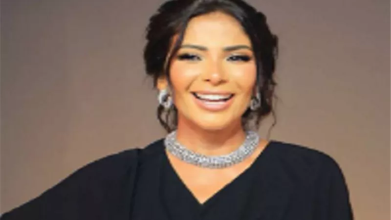 منى زكي تنتقد الرقابة بسبب تأجيل رحلة 404