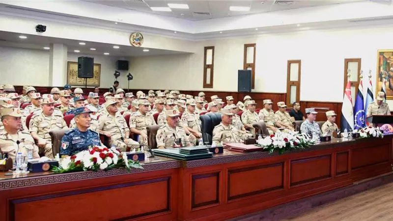 صقر يشهد تنفيذ المرحلة الرئيسية لمشروع مراكز القيادة التعبوي