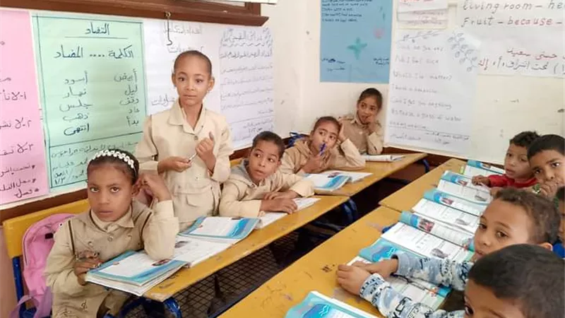 مدير تعليم قوص يفاجىء مدرسة السلام الابتدائية بجراجوس