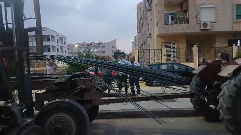 جهاز مدينة الشروق يزيل ويوقف 3 أدوار مخالفة ويصادر مواد البناء..
