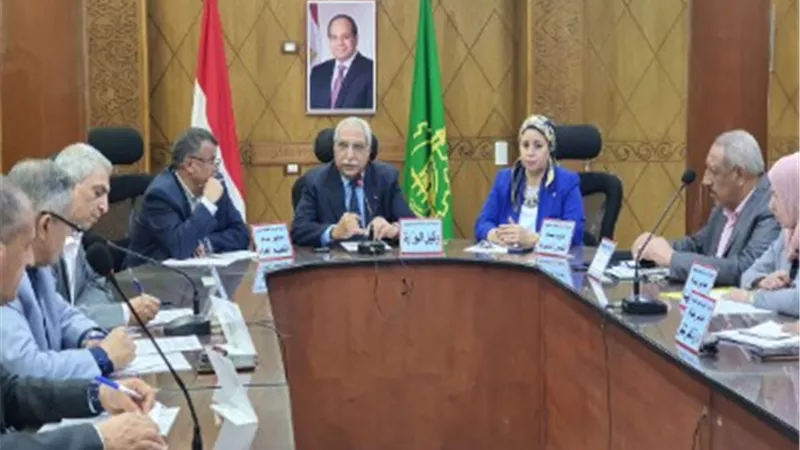 مصطفى عبده يستعرض خطة مديرية تعليم القليوبية الجديدة