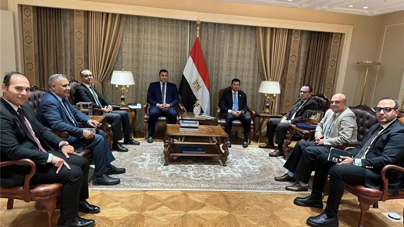 وزير الشباب يبحث تنظيم الملتقى الدولي للاستثمار والصناعة الرياضية