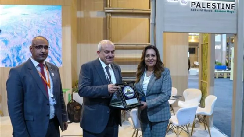 وزيرة التنمية المحلية تزور جناح دولة فلسطين بالمنتدي الحضري العالمي
