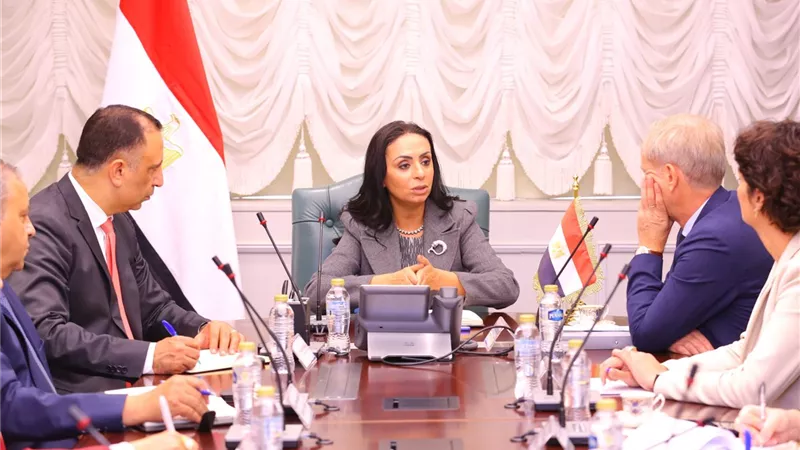 وزيرة التضامن: الحكومة تتبنى حقوق الوافدين ويحصلون على أفضل الخدمات