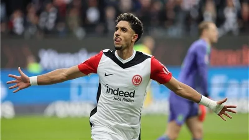 آينتراخت فرانكفورت يحدد 60 ملون يورو مفابل التفريط في عمر مرموش