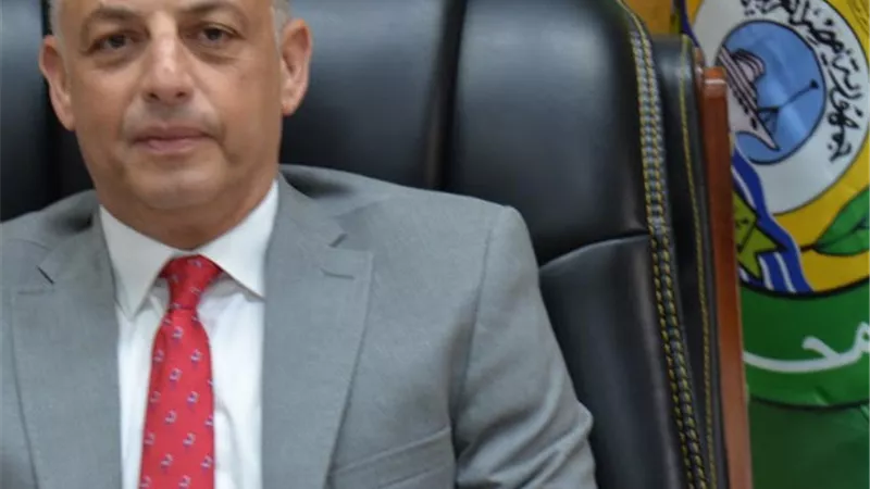 محافظ الإسماعيلية:مهلة لورش السمكرة والدوكو للنقل