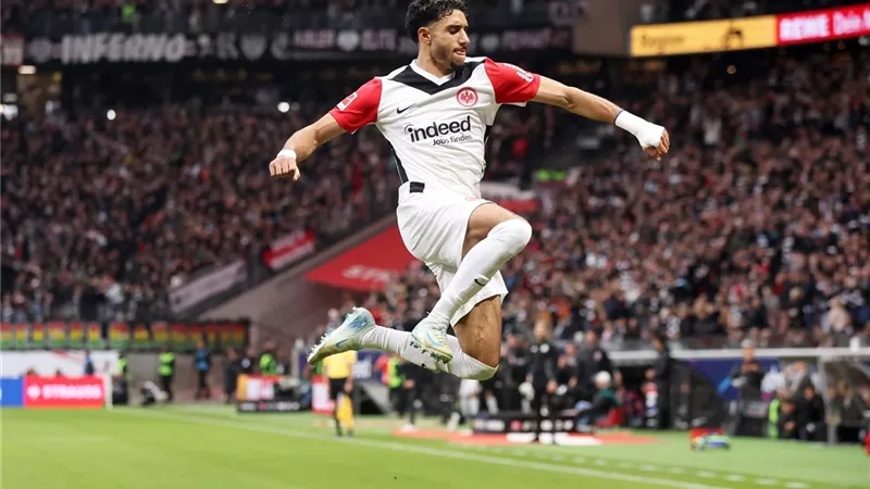 عمر مرموش يقود تشكيل فرانكفورت أمام سلافيا براج بالدوري الأوروبي