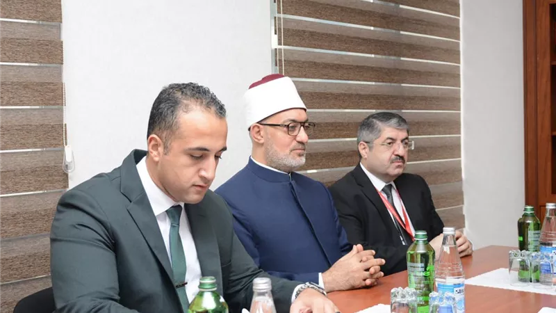المفتي يزور معهد أذربيجان للعلوم الدينية لبحث أوجه تعزيز التعاون