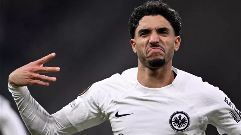 تقييم عمر مرموش فى مباراة فرانكفورت وسلافيا براج بالدورى الأوروبى