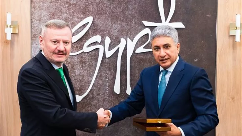 وزير السياحة يلتقي نظيره البلغاري لتعزيز التعاون المشترك