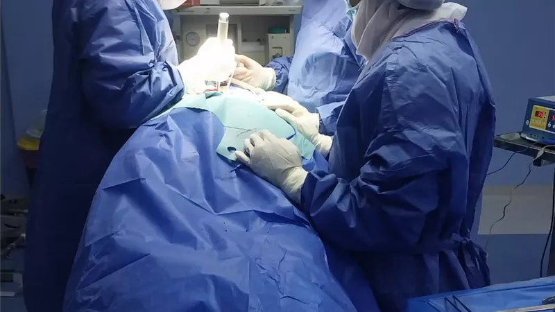 فريق جراحةالمخ والاعصاب بمستشفى بلبيس ينقذ شابا من شلل نصفي