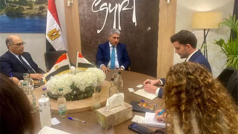 وزير السياحة والآثار يلتقي ممثلي غرفة التجارة المصرية البريطانية