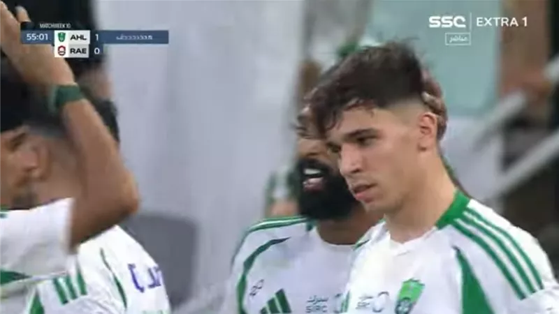 الدوري السعودي.. الأهلي يكتفي بثائية في مرمي الرائد