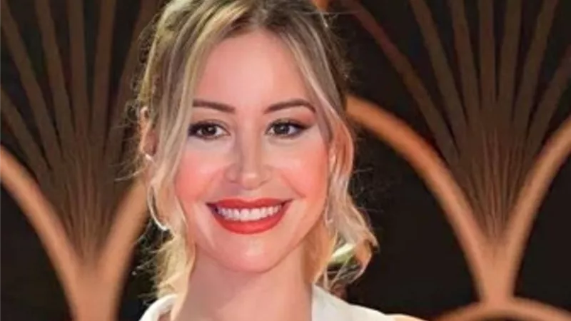 سر غياب منة شلبي عن حضور تكريمها بمهرجان الإسكندرية السينمائي