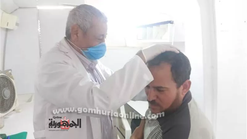 علاج ٨٧٦ مواطنا بالمجان في قافلة طبية بدمياط