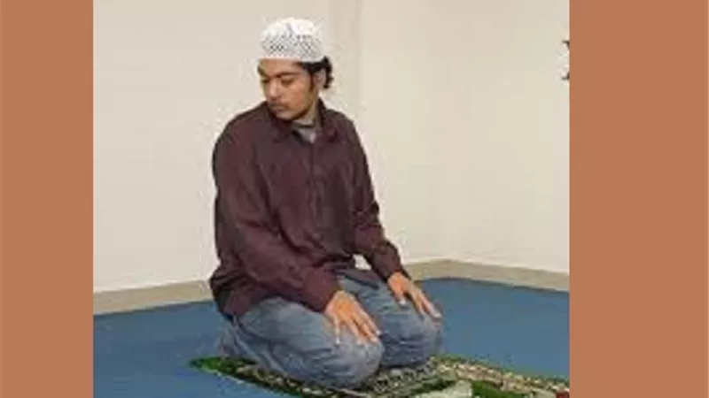 احدث بعد التسليمة الاولى فهل فسدت صلاته
