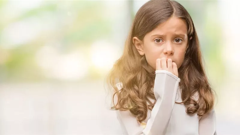 كيف تعرف أن طفلك في حالة مزاجية سيئة ؟ خبير يوضح
