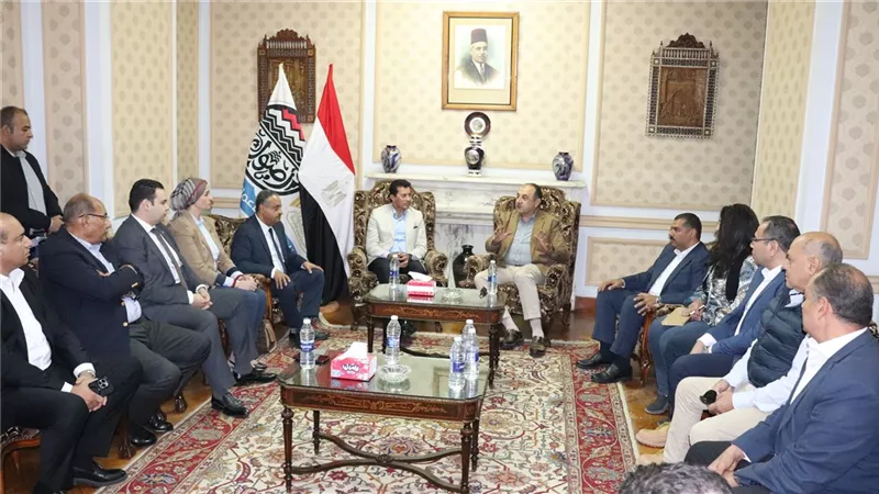 وزيرا الشباب وقطاع الأعمال العام يلتقيان نواب البرلمان بالغربية