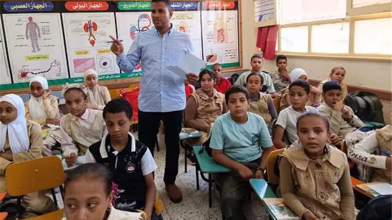 زيارات ميدانية لمتابعة انتظام العملية التعليمية في قوص