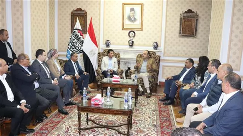 وزير قطاع الأعمال يستقبل أشرف صبحي بشركة غزل المحلة ويلتقيان نواب البرلمان بالغربية