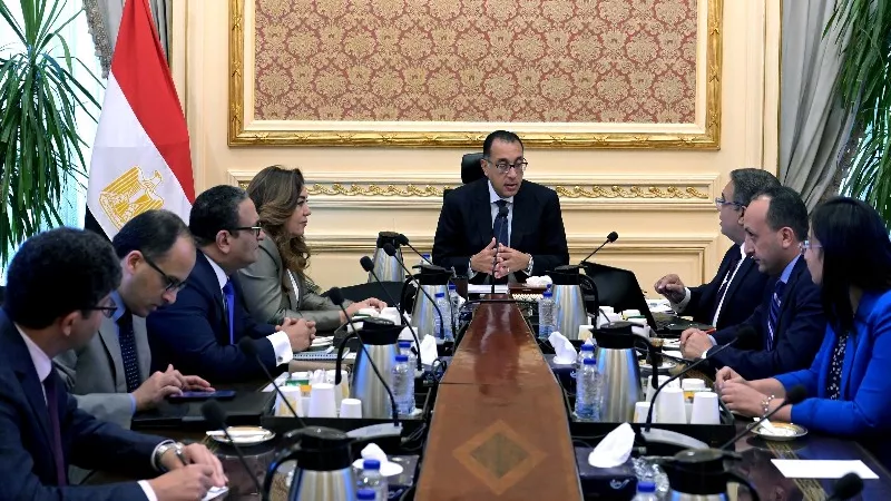 رئيس الوزراء يترأس اجتماع مجلس المحافظين