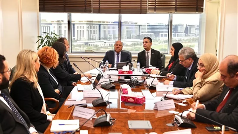 الصناعة : إقامة مصنع لإنتاج مادة SPC على مساحة 400 ألف متر مربع