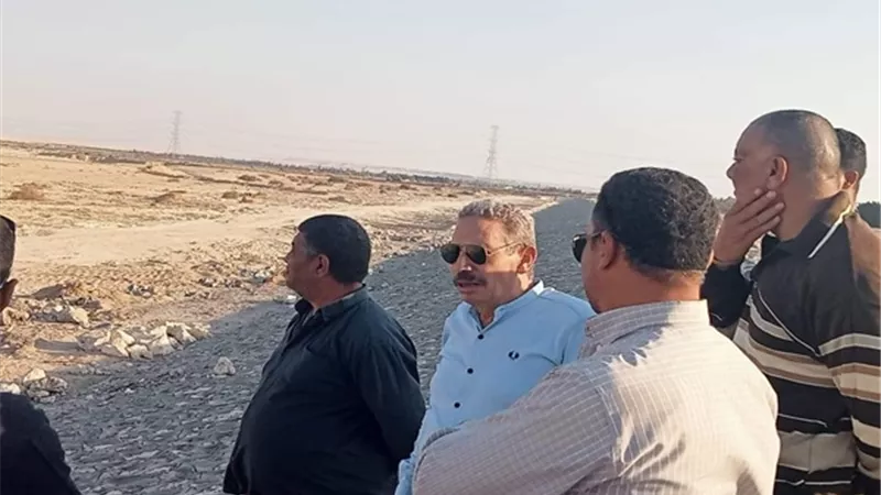 رئيس مدينة مطاي يتفقد مخرات السيول ويطمئن على مدى جاهزيتها.