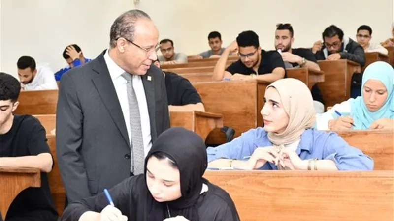 انتظام امتحانات الميدتيرم في كليات جامعة القناة