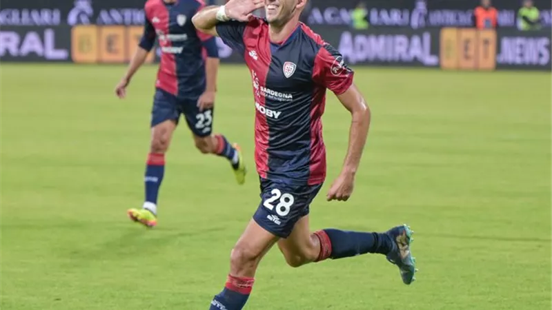 التعادل 3-3 يحسم مواجهة ميلان ضد كاليارى بالدوري الإيطالي
