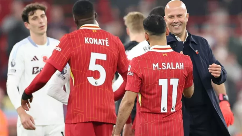 آرني سلوت : محمد صلاح لديه أفضل أرقام من بين جميع مهاجمي ليفربول